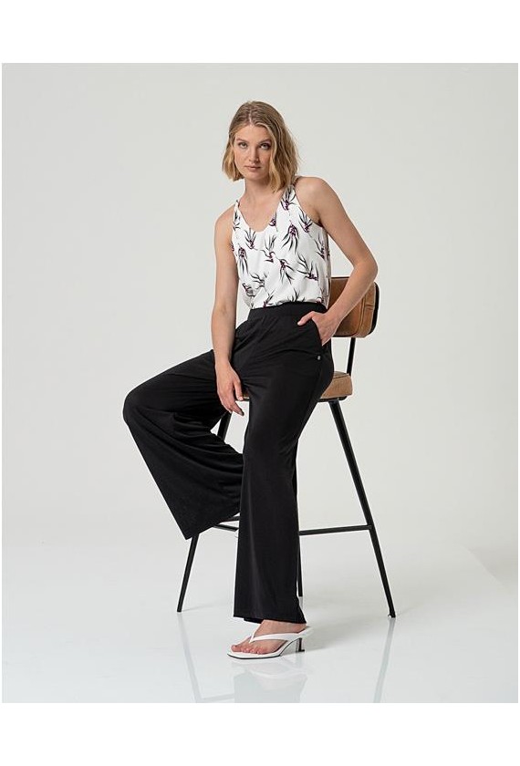 Pantalon Surkana punto corte recto...