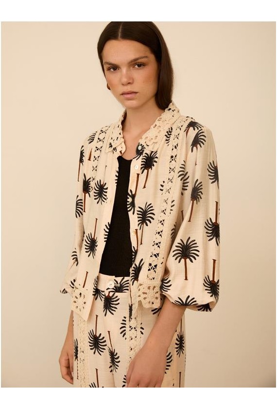 Blusa Meisie estampado palmeras...