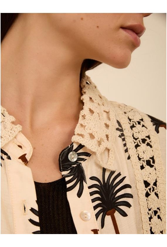 Blusa Meisie estampado palmeras...