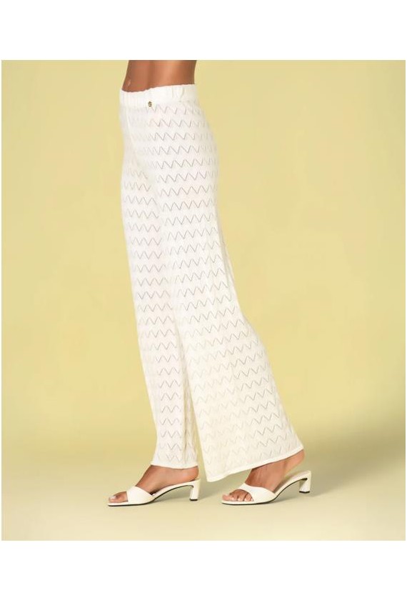Pantalon punto Ruga detalle calado...