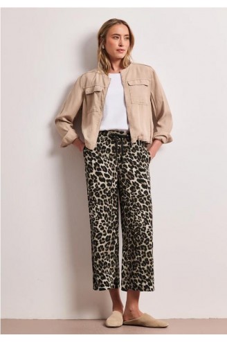 Pantalón animal print...