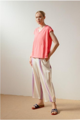 Camiseta bolsillo canguro...