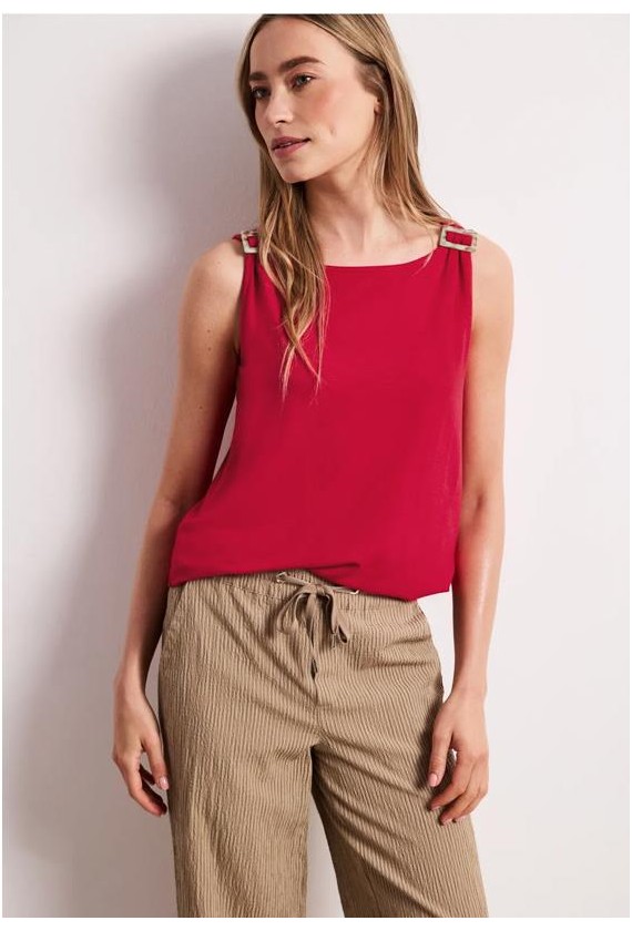 Top basico adorno hebilla Street One...