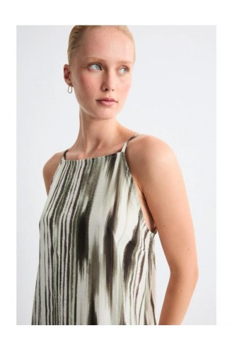 Vestido cuello hater Mus... 2